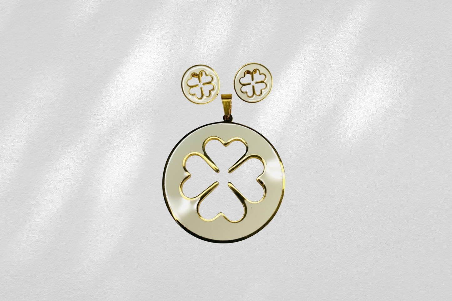 Dije Trebol de la Suerte con Pendientes