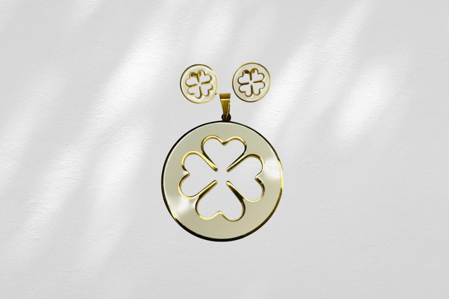 Dije Trebol de la Suerte con Pendientes