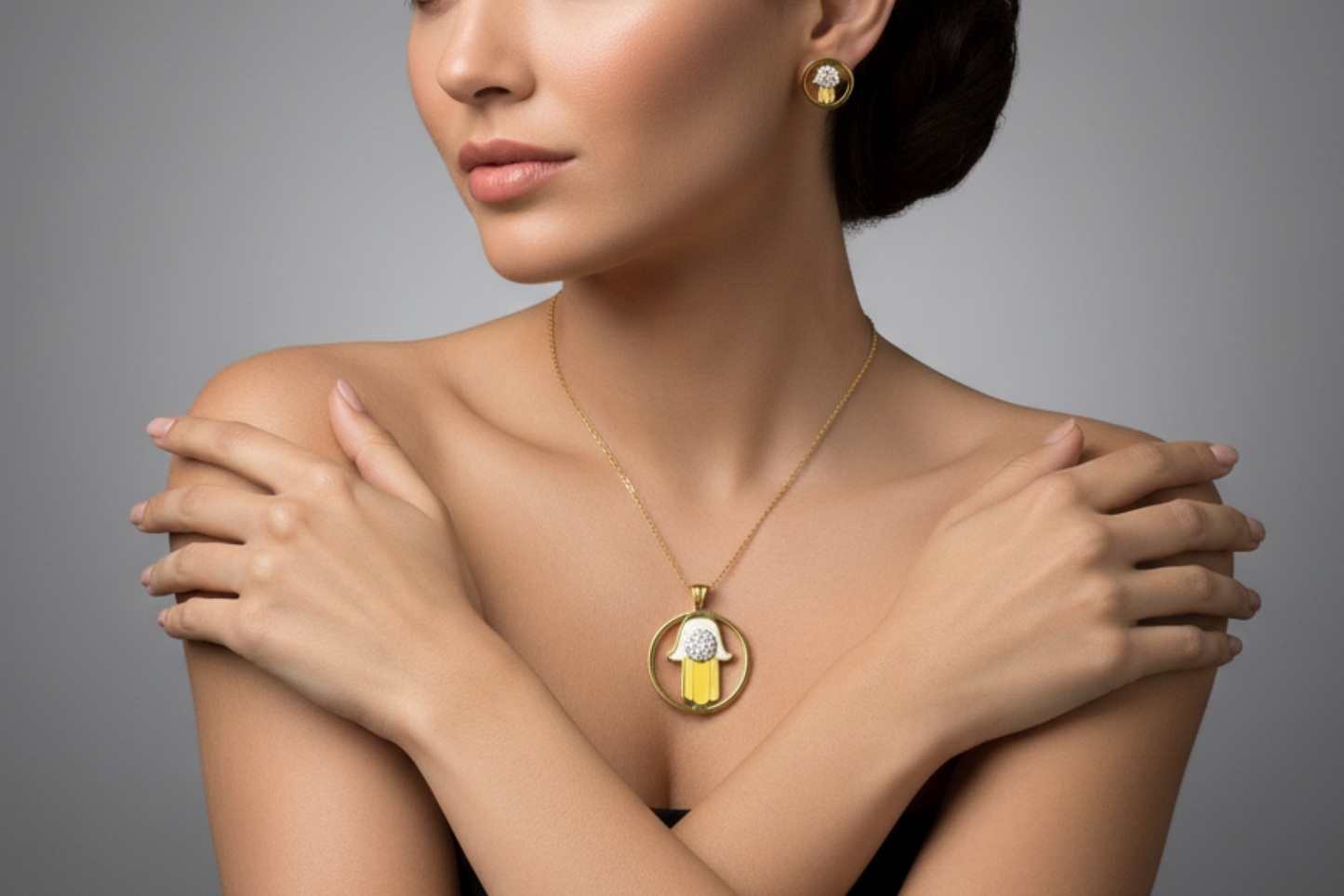 COLLAR y PANTALLAS con SÍMBOLO de MANO HAMSA