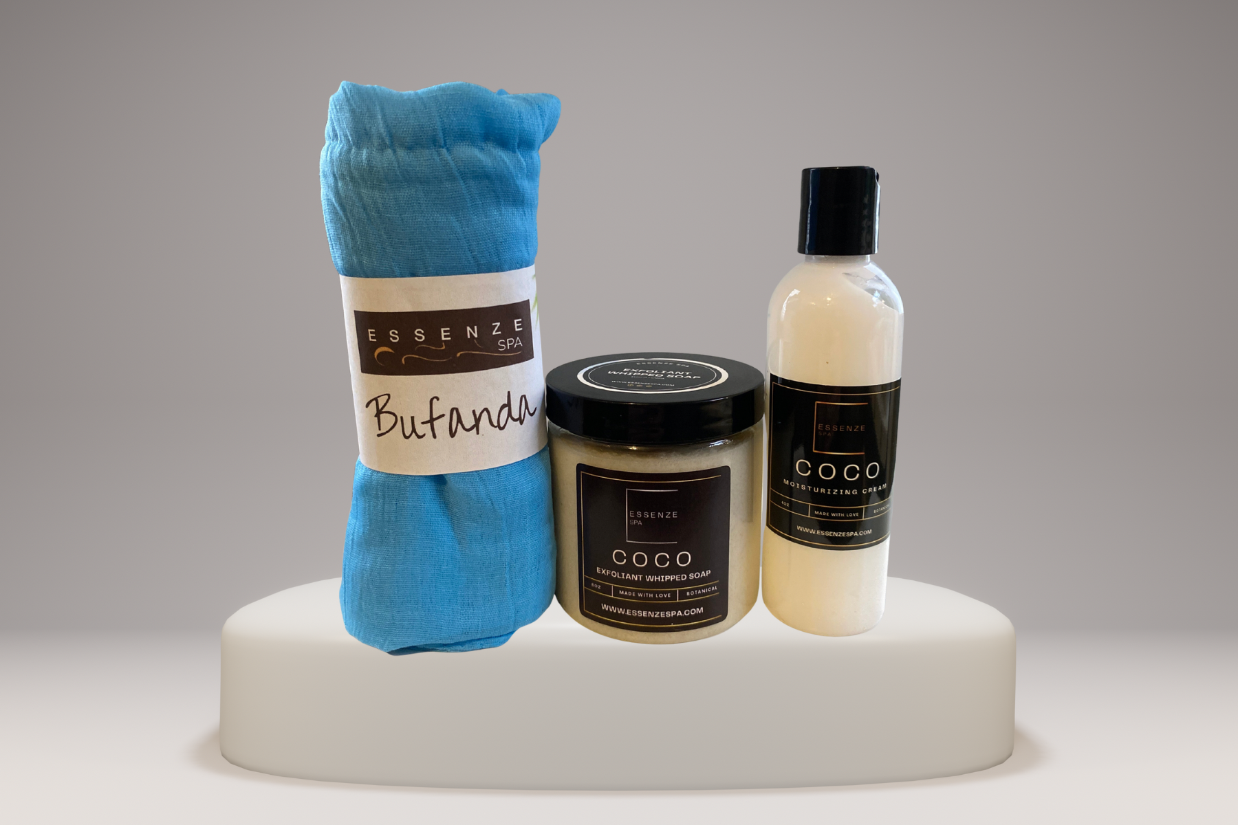 ESTUCHE con EXFOLIANTE, CREMA HUMECTANTE y BUFANDA