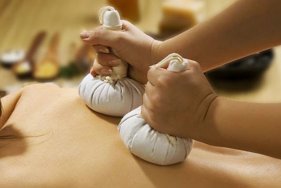 Massage with Pindas or Sabai