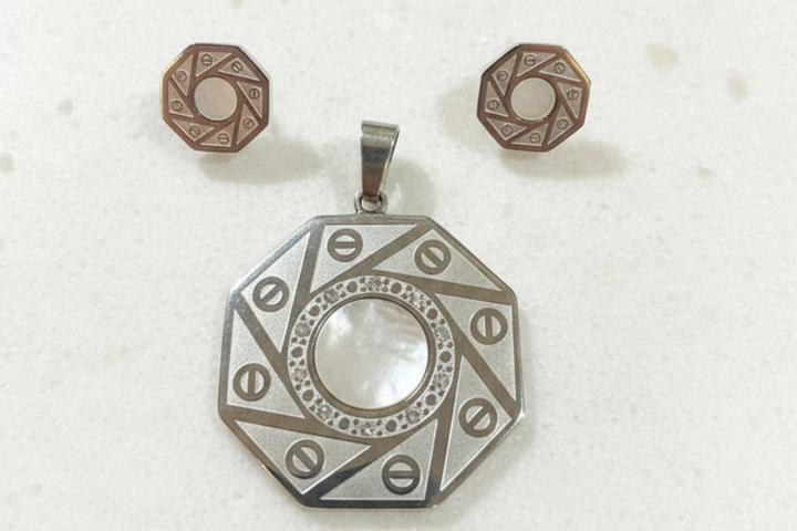 Balance – Set de Dije y Pantallas